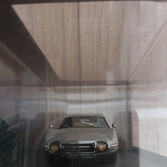 Silver Mirage Model Car - Picture 4 of 8